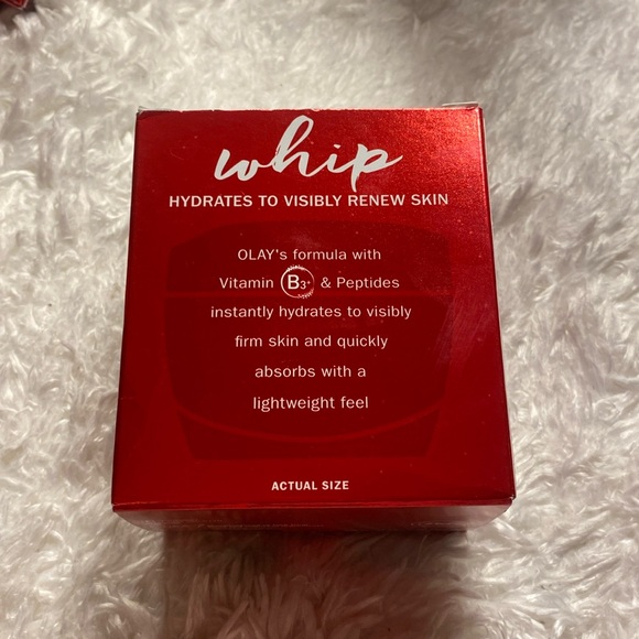 Olay Regenerist Whip Hydrating Moisturizer Fragrance Free - Picture 4 of 6
